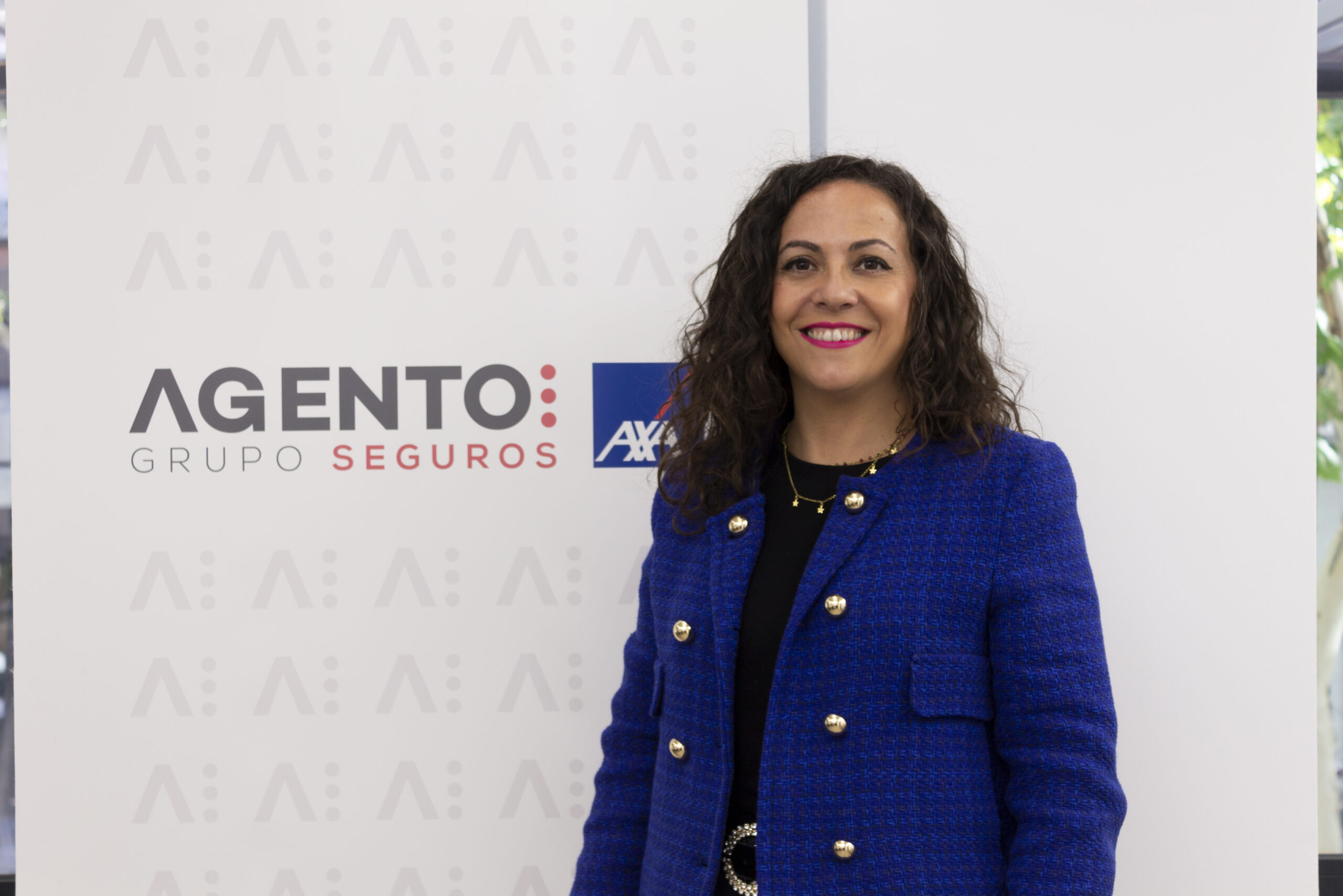 Antonia Nieto Jiménez, Dirección de oficina y atención al cliente, además de ser resposable del área de siniestros.